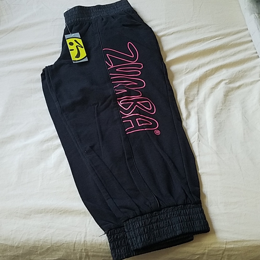 FLASH SALE!! New w/tags Zumba Fitness Glow Warm Up Capri Size M